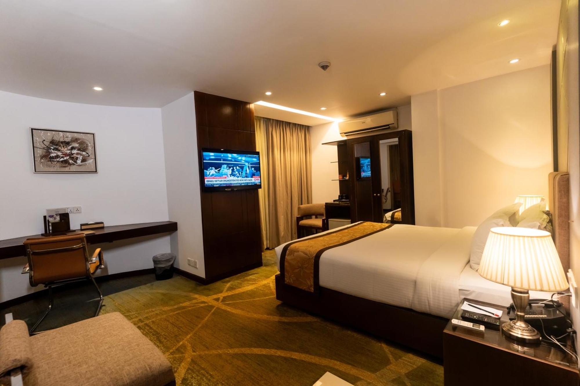 Hotel Bengal Canary Park Dhaka Exterior photo